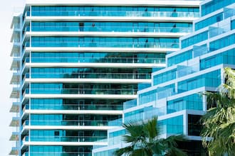 View of a high-rise building, demonstrating the need for industrial climbing expertise